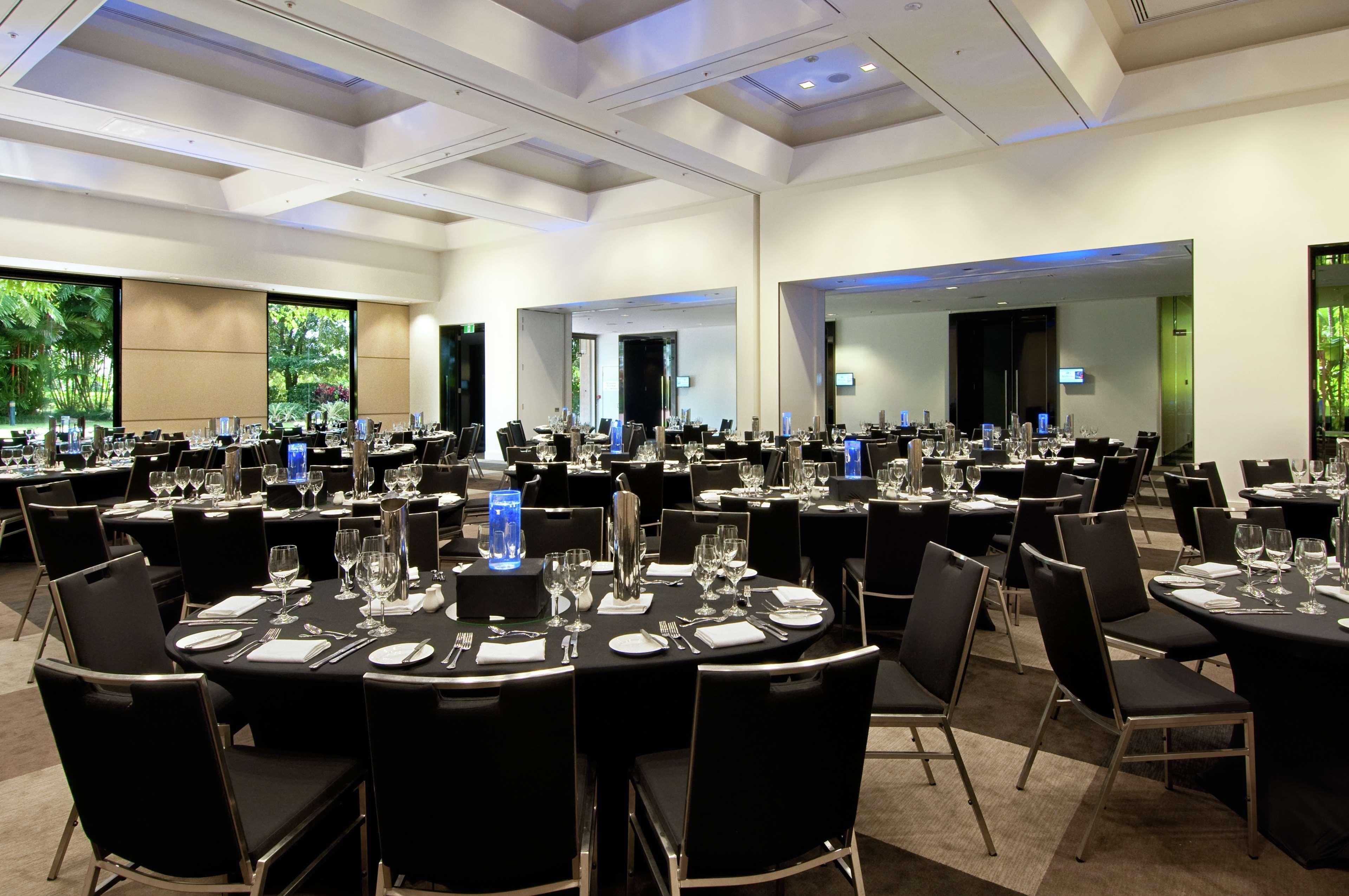 Hilton Cairns Hotel Restaurante foto