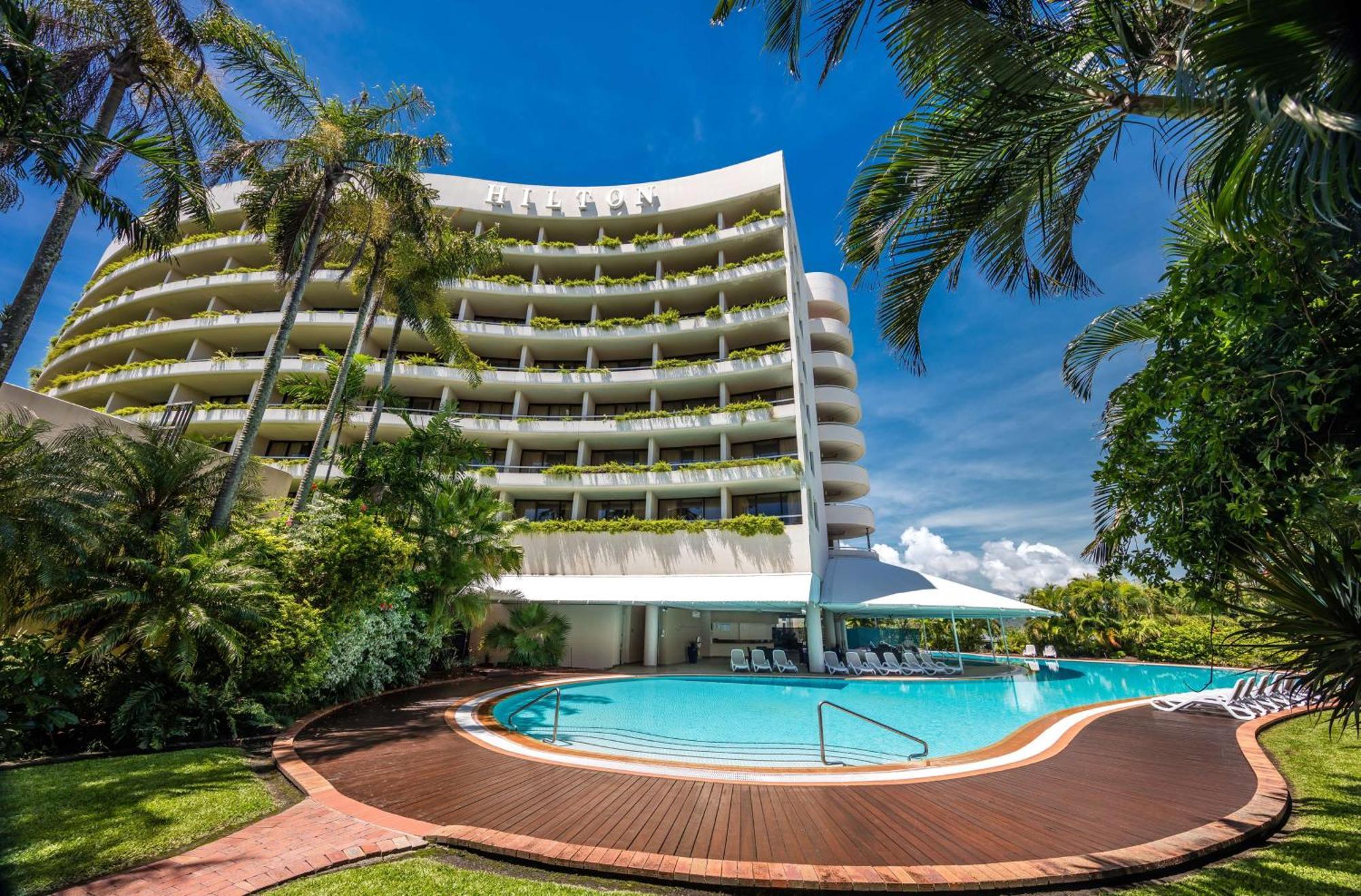 Hilton Cairns Hotel Exterior foto